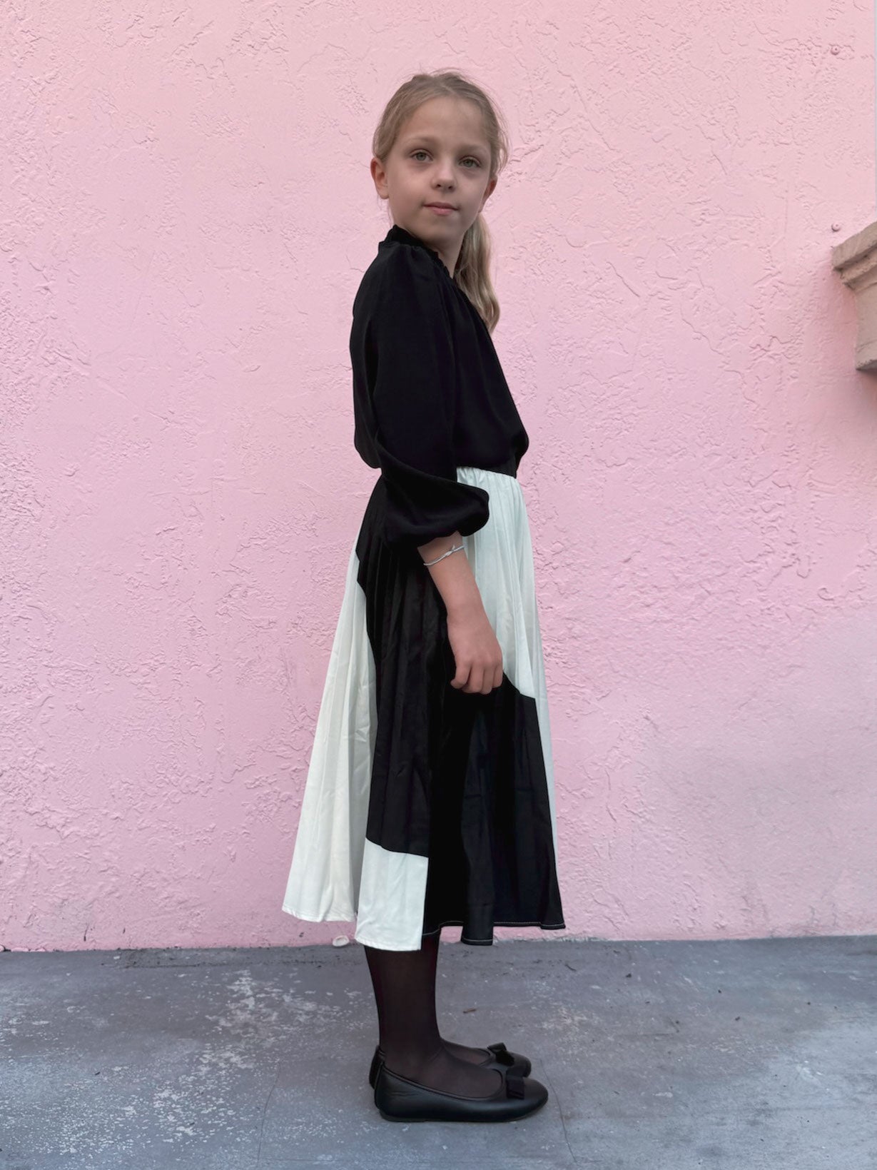 Blouse with Ruffle Collar